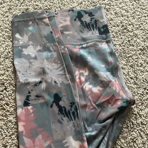 Size 4 Wunder Under Lululemon Leggings